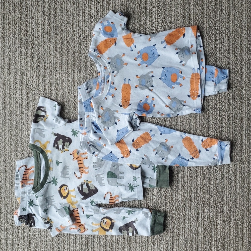 Set of 2 Carter's pajamas, size 18m